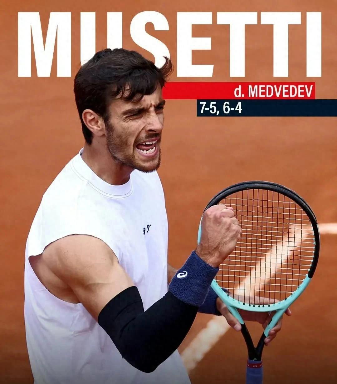 开云体育-纳达尔重返赛场，战术调整首场状态出色，MAD观众沸腾！热度持续攀升的简单介绍